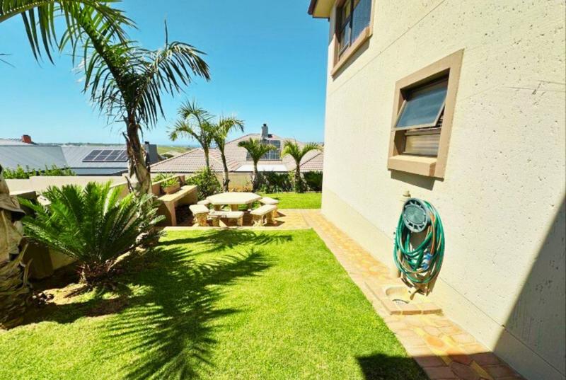 4 Bedroom Property for Sale in Monte Christo Western Cape